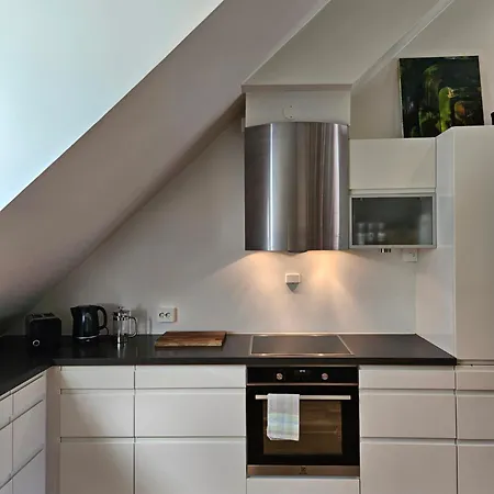 Modern In Center דירה *